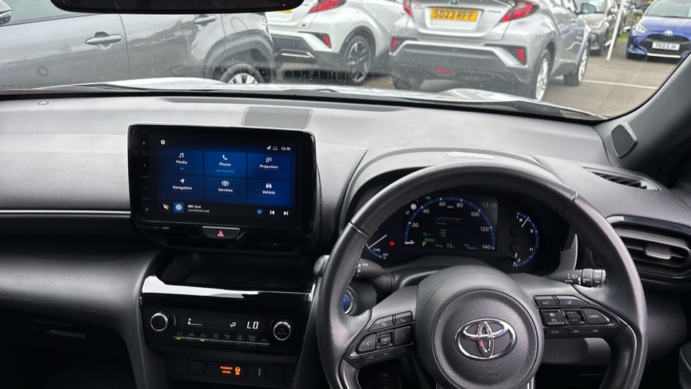 Toyota Yaris Cross 1.5 Hybrid Design 5dr CVT Hybrid Estate - Image 6