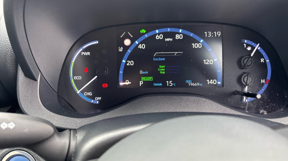 Toyota Yaris Cross 1.5 Hybrid Design 5dr CVT Hybrid Estate - Image 11