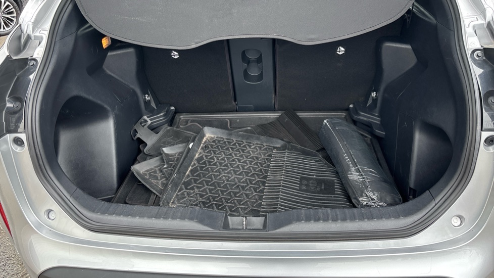 Toyota Yaris Cross 1.5 Hybrid Design 5dr CVT Hybrid Estate - Image 13