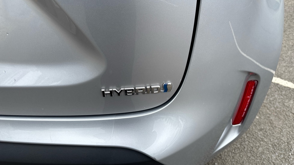 Toyota Yaris Cross 1.5 Hybrid Design 5dr CVT Hybrid Estate - Image 31