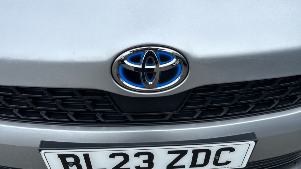 Toyota Yaris Cross 1.5 Hybrid Design 5dr CVT Hybrid Estate - Image 32