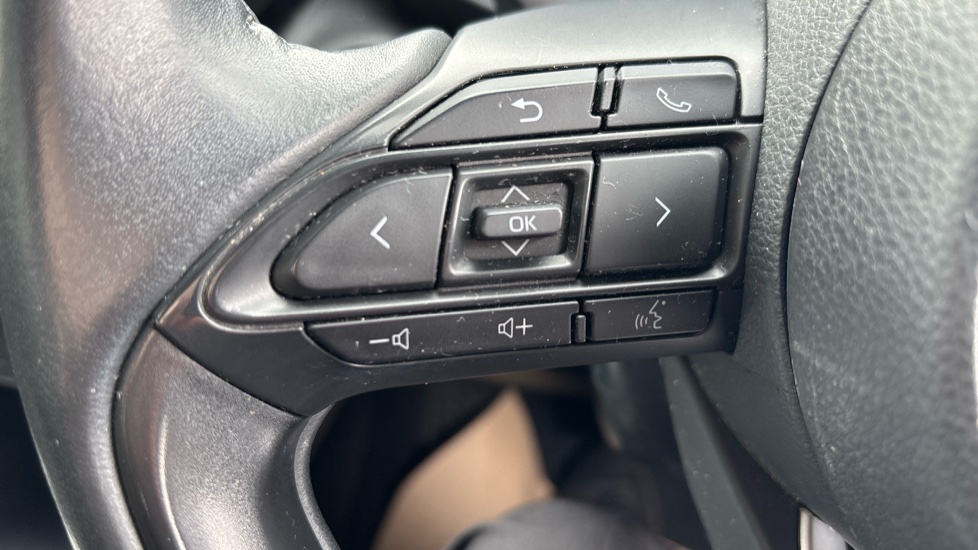 Toyota Yaris Cross 1.5 Hybrid Design 5dr CVT Hybrid Estate - Image 34