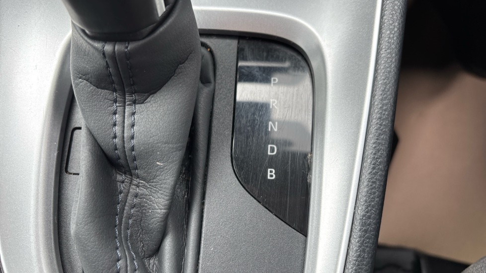 Toyota Yaris Cross 1.5 Hybrid Design 5dr CVT Hybrid Estate - Image 38