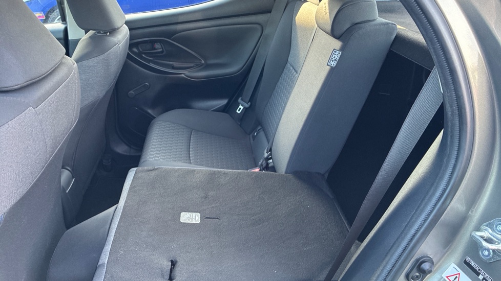 Toyota Yaris 1.5 Hybrid Icon 5dr CVT Hybrid Hatchback - Image 18