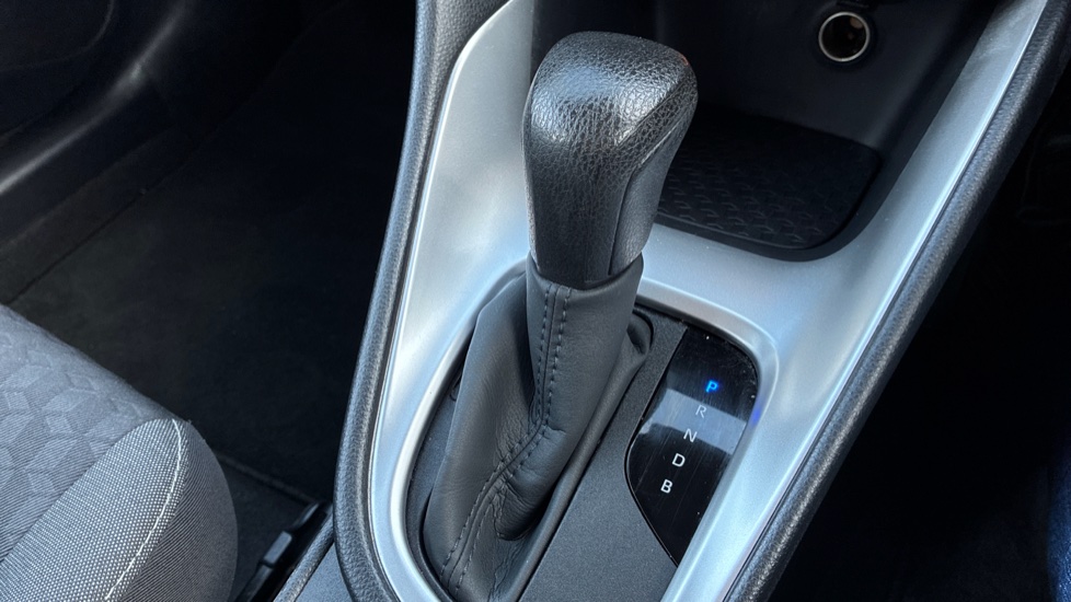 Toyota Yaris 1.5 Hybrid Icon 5dr CVT Hybrid Hatchback - Image 27