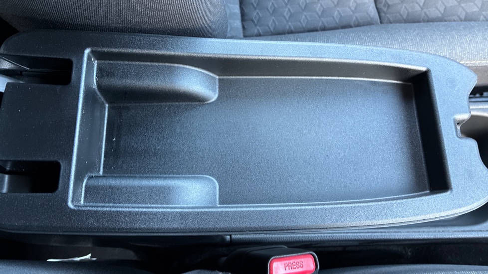 Toyota Yaris 1.5 Hybrid Icon 5dr CVT Hybrid Hatchback - Image 36