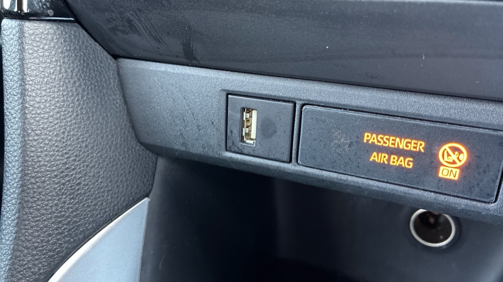 Toyota Yaris 1.5 Hybrid Icon 5dr CVT Hybrid Hatchback - Image 37