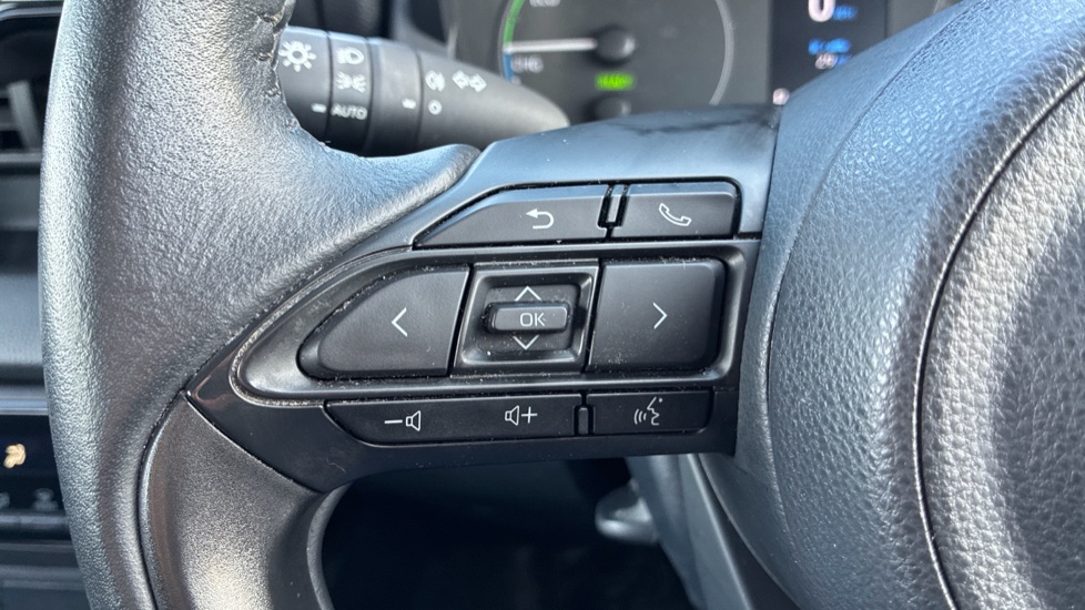 Toyota Yaris 1.5 Hybrid Icon 5dr CVT Hybrid Hatchback - Image 41