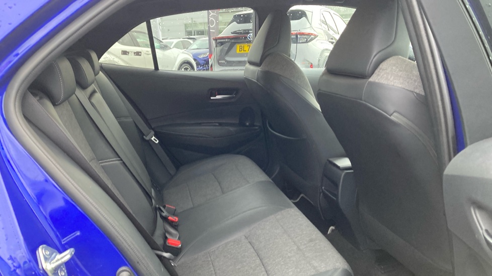 Toyota Corolla 1.8 Hybrid Design 5dr CVT Hybrid Hatchback - Image 8