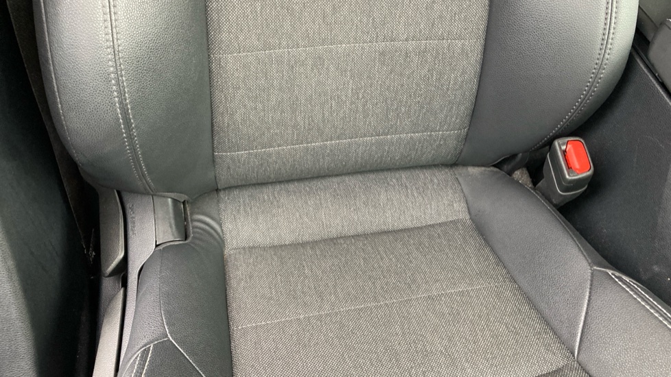 Toyota Corolla 1.8 Hybrid Design 5dr CVT Hybrid Hatchback - Image 14