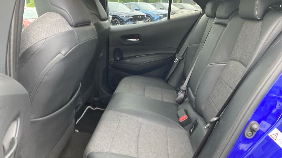 Toyota Corolla 1.8 Hybrid Design 5dr CVT Hybrid Hatchback - Image 15