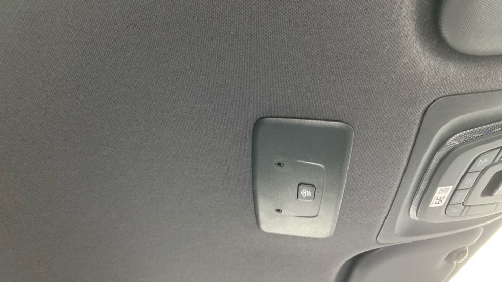 Toyota Corolla 1.8 Hybrid Design 5dr CVT Hybrid Hatchback - Image 19