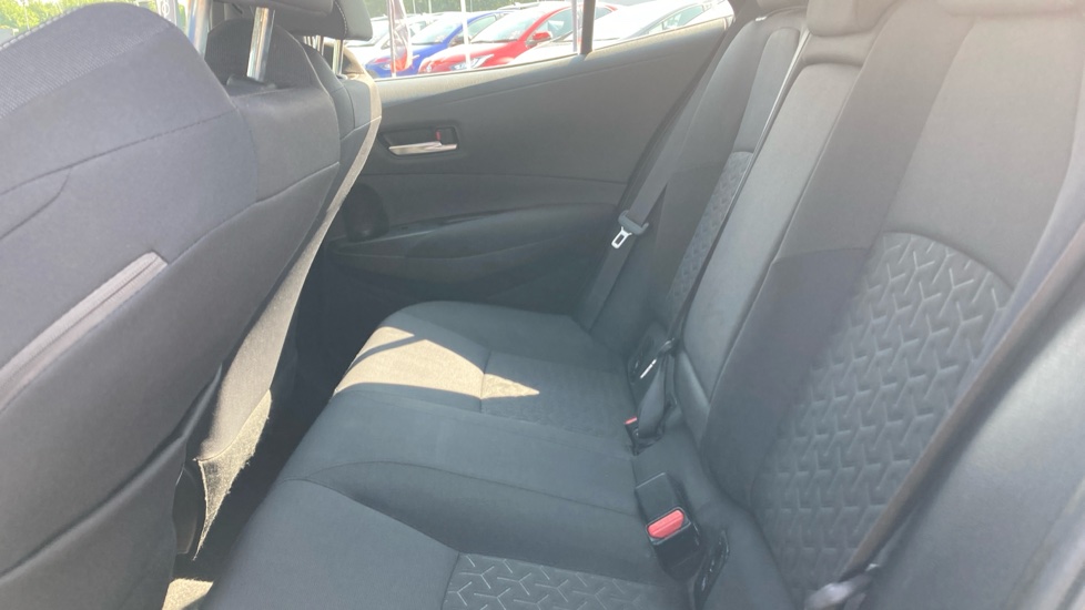 Toyota Corolla 1.8 VVT-i Hybrid Icon 5dr CVT Hybrid Hatchback - Image 15