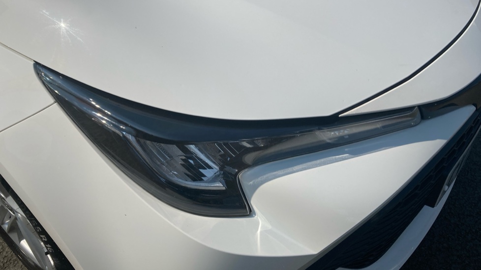 Toyota Corolla 1.8 VVT-i Hybrid Icon 5dr CVT Hybrid Hatchback - Image 20