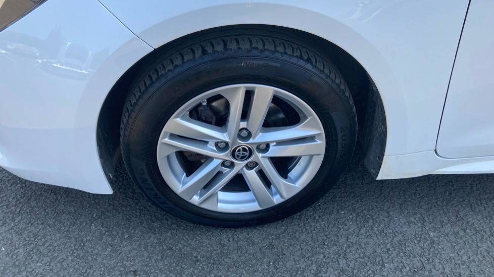 Toyota Corolla 1.8 VVT-i Hybrid Icon 5dr CVT Hybrid Hatchback - Image 31
