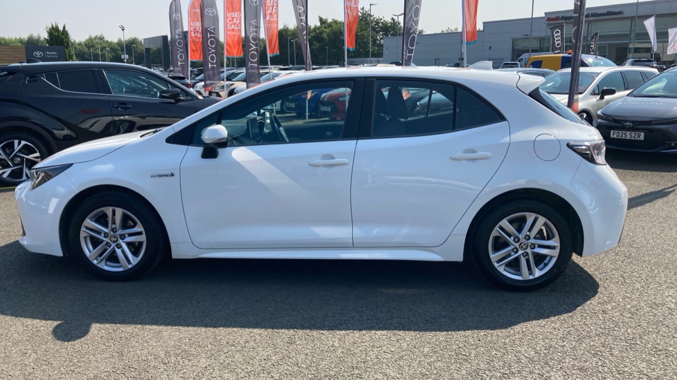 Toyota Corolla 1.8 VVT-i Hybrid Icon 5dr CVT Hybrid Hatchback - Image 33