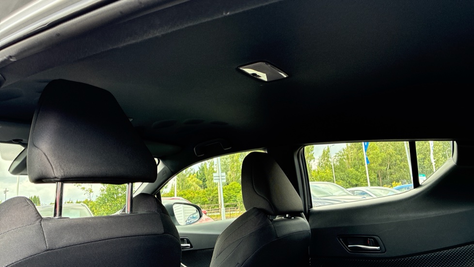 Toyota C-HR 1.8 Hybrid Icon 5dr CVT Hybrid Hatchback - Image 19