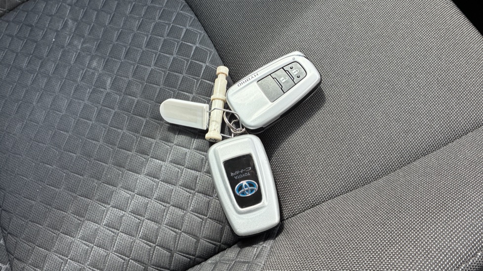 Toyota C-HR 1.8 Hybrid Icon 5dr CVT Hybrid Hatchback - Image 28