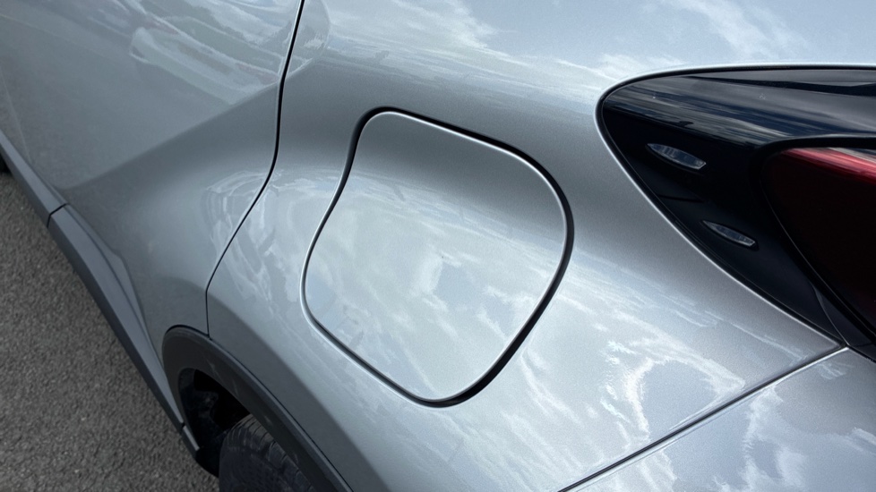 Toyota C-HR 1.8 Hybrid Icon 5dr CVT Hybrid Hatchback - Image 30
