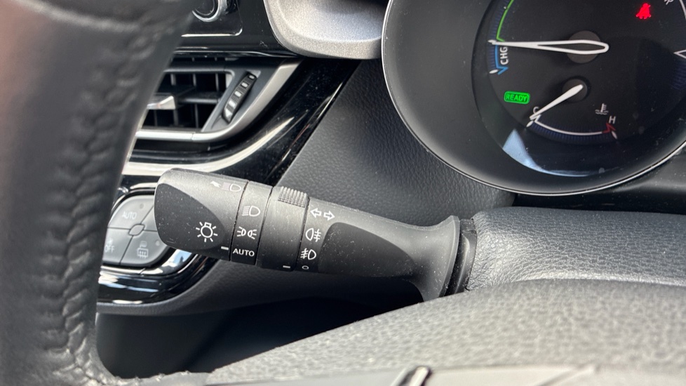 Toyota C-HR 1.8 Hybrid Icon 5dr CVT Hybrid Hatchback - Image 34