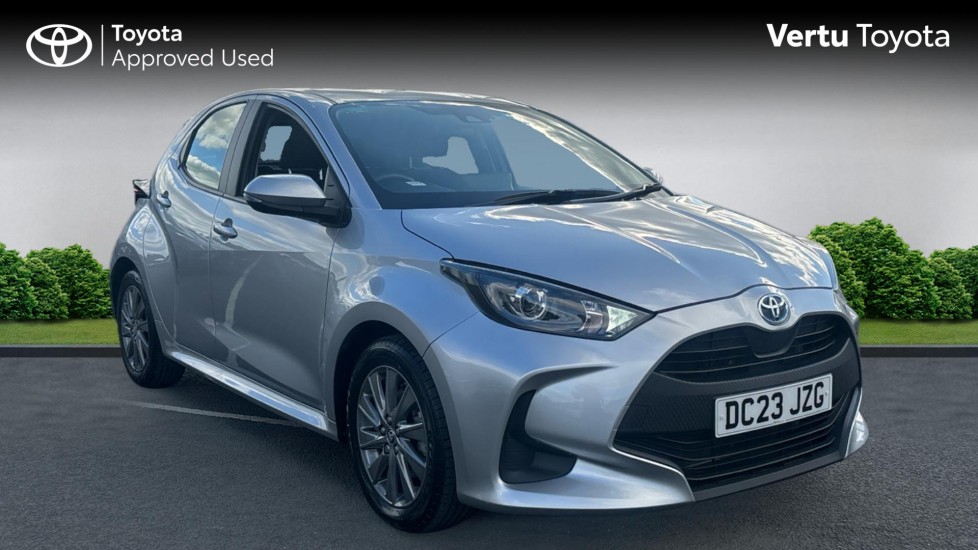 Toyota Yaris 1.5 Hybrid Icon 5dr CVT Hybrid Hatchback - Image 1