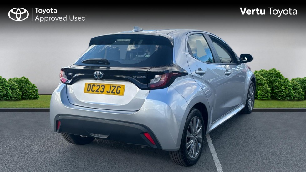 Toyota Yaris 1.5 Hybrid Icon 5dr CVT Hybrid Hatchback - Image 2
