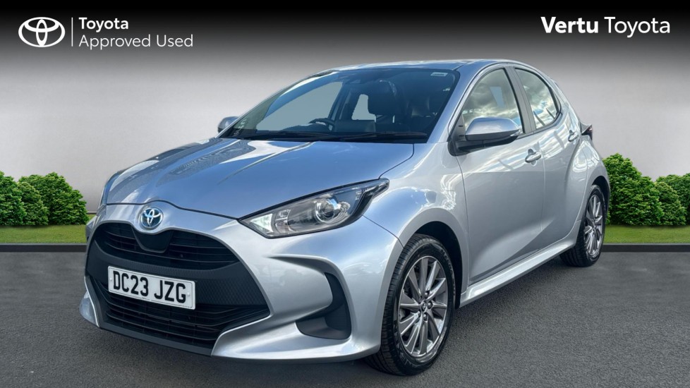 Toyota Yaris 1.5 Hybrid Icon 5dr CVT Hybrid Hatchback - Image 3