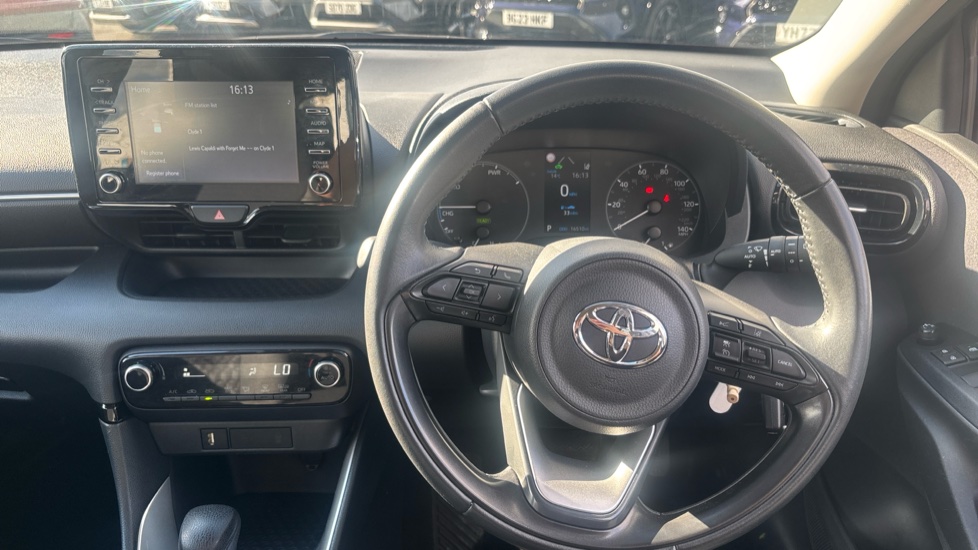 Toyota Yaris 1.5 Hybrid Icon 5dr CVT Hybrid Hatchback - Image 7