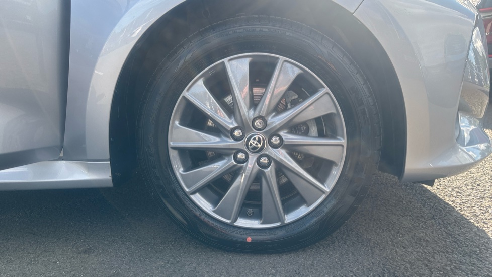 Toyota Yaris 1.5 Hybrid Icon 5dr CVT Hybrid Hatchback - Image 29