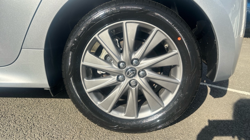 Toyota Yaris 1.5 Hybrid Icon 5dr CVT Hybrid Hatchback - Image 31