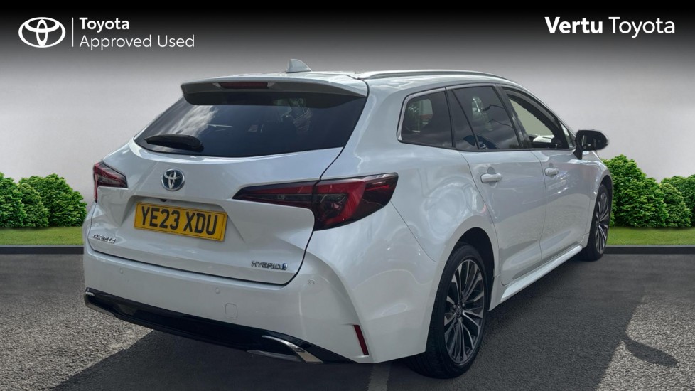 Toyota Corolla 1.8 Hybrid Design 5dr CVT Hybrid Estate - Image 2