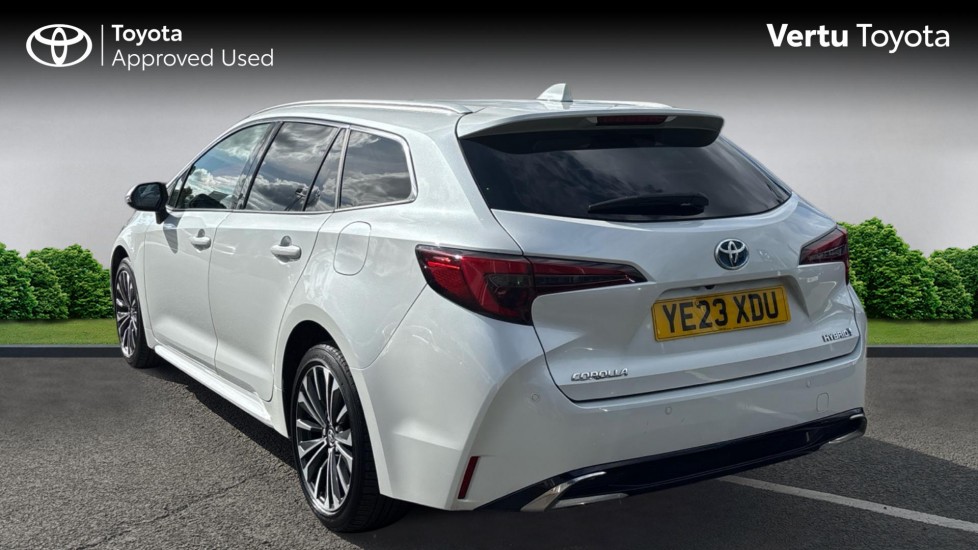 Toyota Corolla 1.8 Hybrid Design 5dr CVT Hybrid Estate - Image 4