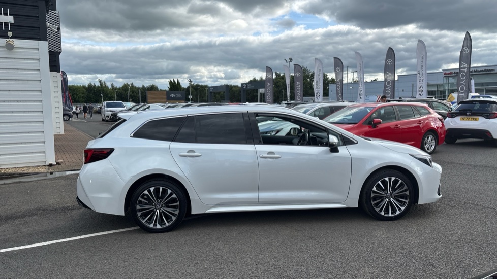 Toyota Corolla 1.8 Hybrid Design 5dr CVT Hybrid Estate - Image 23