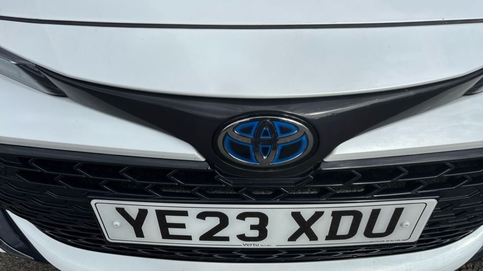 Toyota Corolla 1.8 Hybrid Design 5dr CVT Hybrid Estate - Image 30