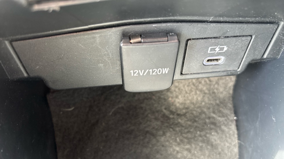 Toyota Corolla 1.8 Hybrid Design 5dr CVT Hybrid Estate - Image 46