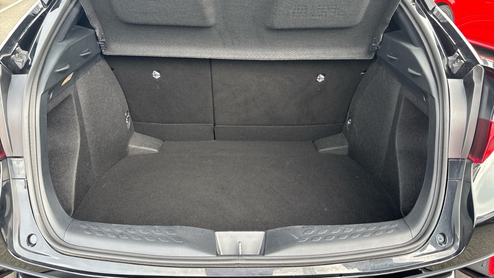 Toyota C-HR 1.8 Hybrid Design 5dr CVT Hybrid Hatchback - Image 13