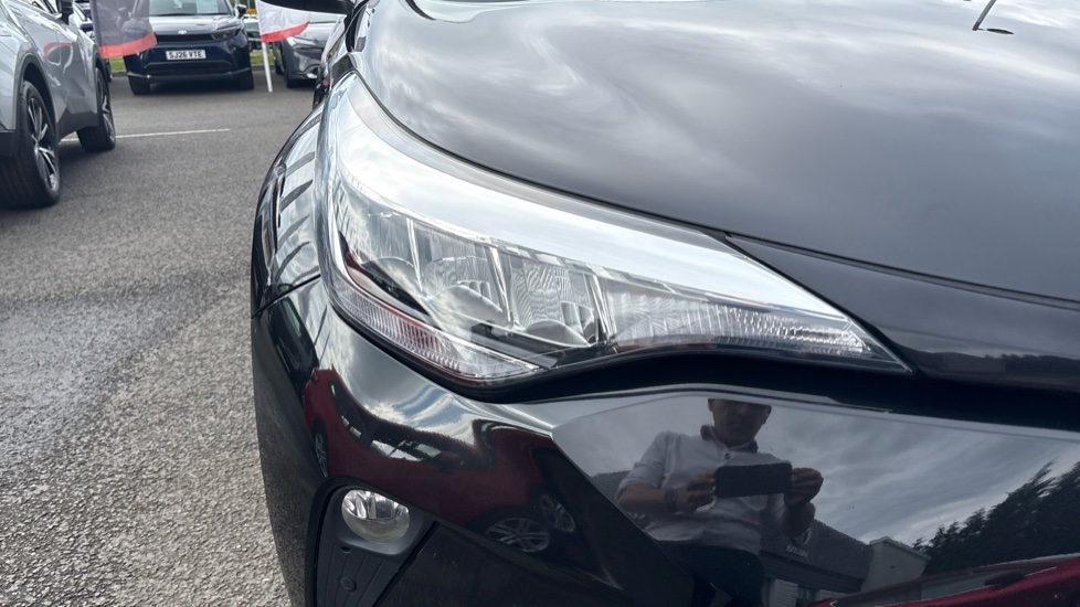 Toyota C-HR 1.8 Hybrid Design 5dr CVT Hybrid Hatchback - Image 20