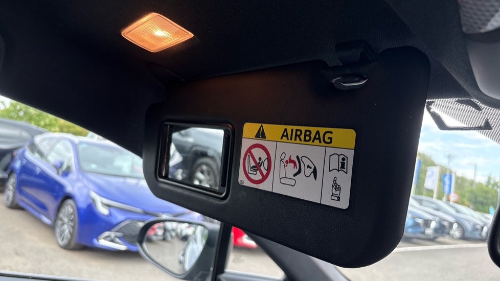 Toyota C-HR 1.8 Hybrid Design 5dr CVT Hybrid Hatchback - Image 30