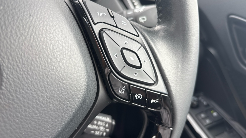 Toyota C-HR 1.8 Hybrid Design 5dr CVT Hybrid Hatchback - Image 44