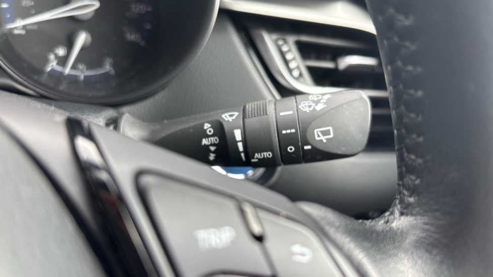 Toyota C-HR 1.8 Hybrid Design 5dr CVT Hybrid Hatchback - Image 45