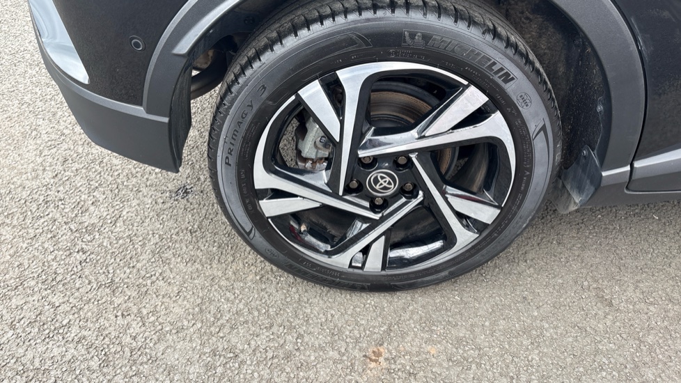 Toyota C-HR 1.8 Hybrid Design 5dr CVT Hybrid Hatchback - Image 55