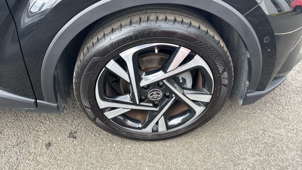 Toyota C-HR 1.8 Hybrid Design 5dr CVT Hybrid Hatchback - Image 56