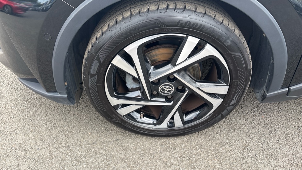Toyota C-HR 1.8 Hybrid Design 5dr CVT Hybrid Hatchback - Image 58