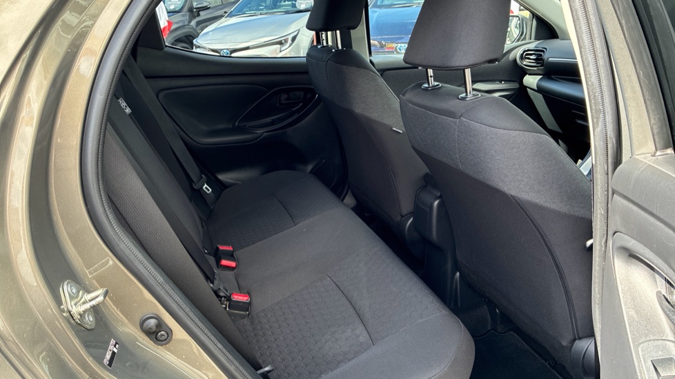 Toyota Yaris 1.5 Hybrid Design 5dr CVT Hybrid Hatchback - Image 8