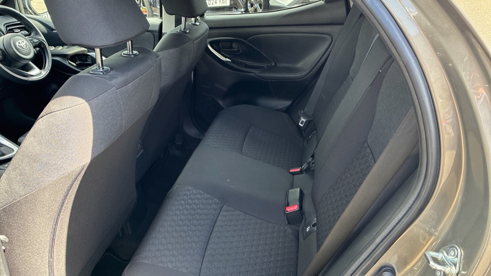 Toyota Yaris 1.5 Hybrid Design 5dr CVT Hybrid Hatchback - Image 15