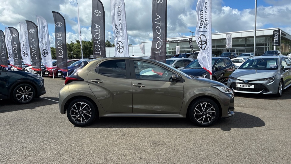 Toyota Yaris 1.5 Hybrid Design 5dr CVT Hybrid Hatchback - Image 23