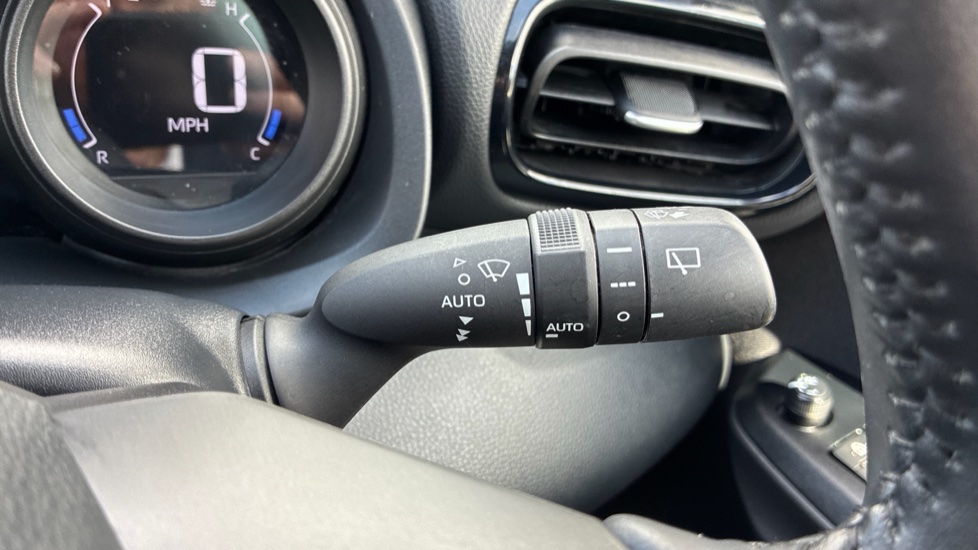 Toyota Yaris 1.5 Hybrid Design 5dr CVT Hybrid Hatchback - Image 36