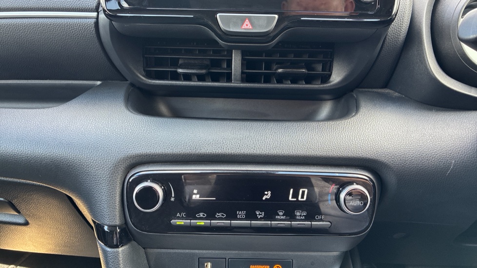 Toyota Yaris 1.5 Hybrid Design 5dr CVT Hybrid Hatchback - Image 37