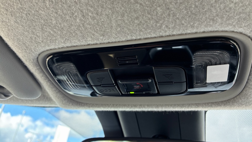 Toyota Yaris 1.5 Hybrid Design 5dr CVT Hybrid Hatchback - Image 39