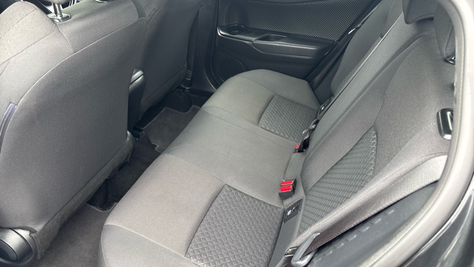 Toyota C-HR 1.8 Hybrid Icon 5dr CVT Hybrid Hatchback - Image 8